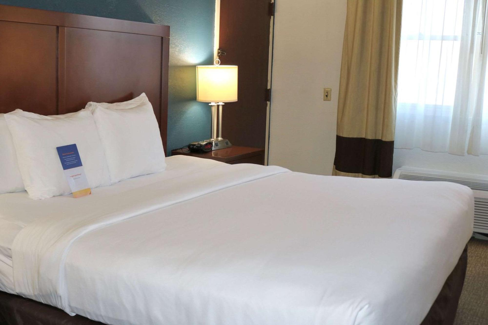 คอมฟอร์ต สวีทส์ ใกล้คาสิโน Hotel นอริช ภายนอก รูปภาพ
