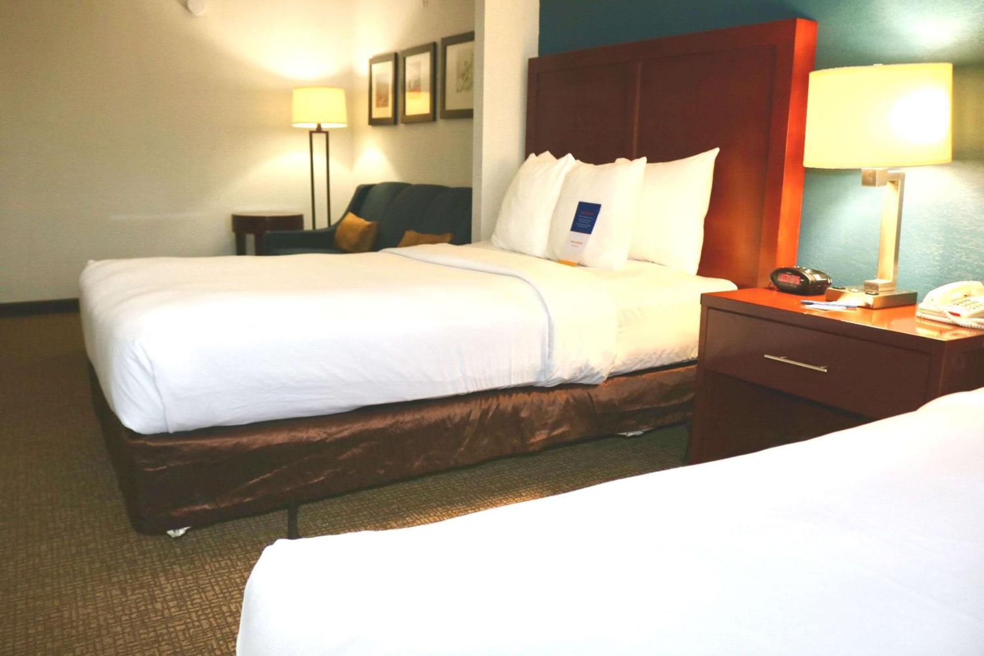 คอมฟอร์ต สวีทส์ ใกล้คาสิโน Hotel นอริช ภายนอก รูปภาพ